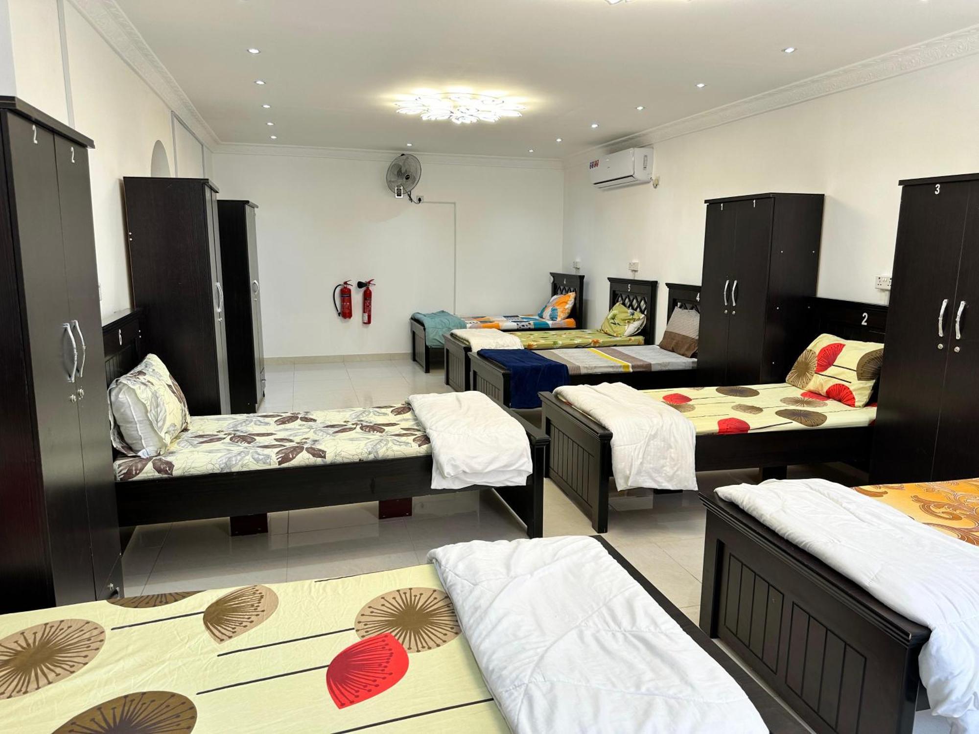 International Abu-Dhabi Hostel Villa Abu Dhabi Eksteriør billede