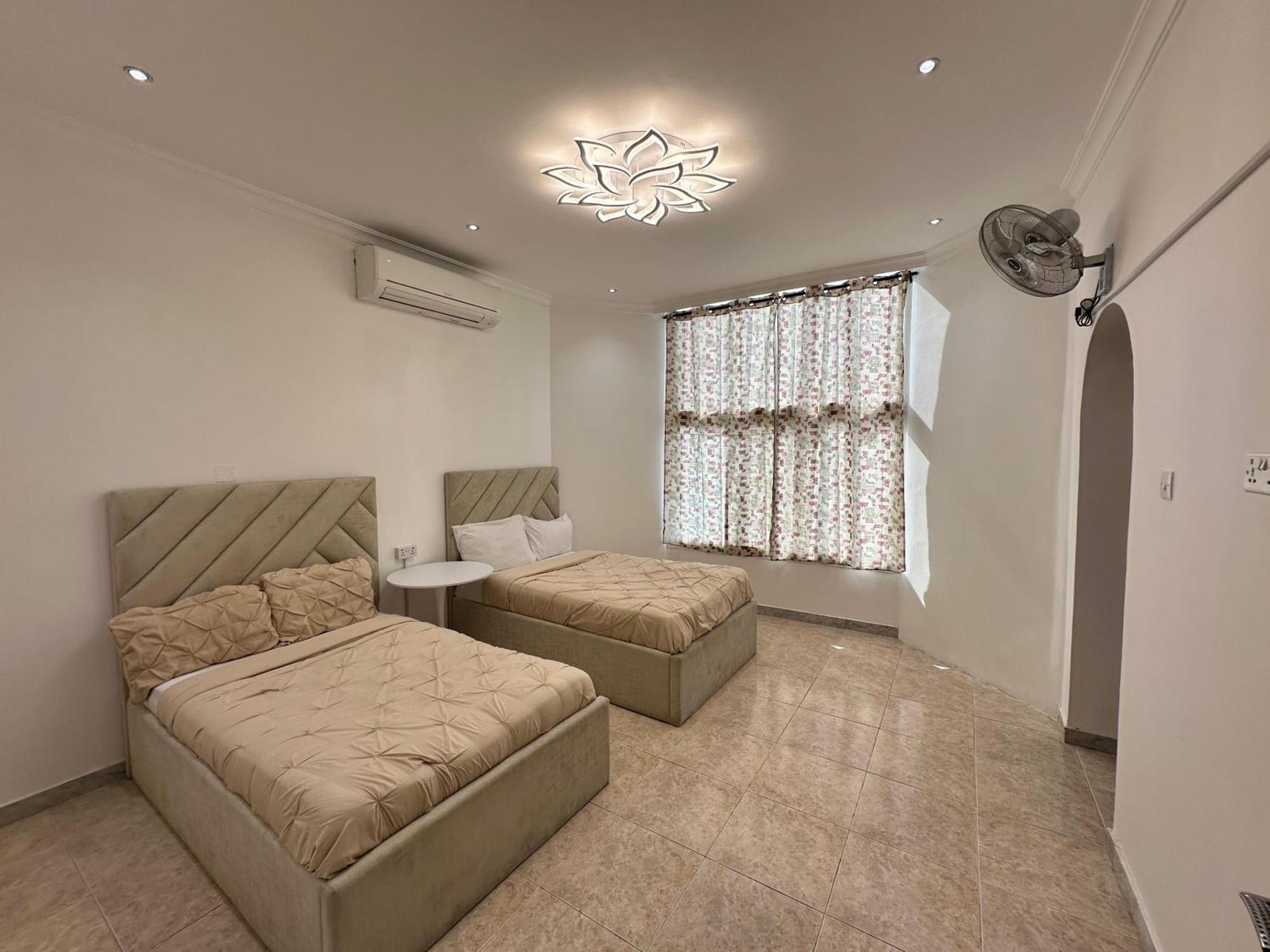 International Abu-Dhabi Hostel Villa Abu Dhabi Eksteriør billede