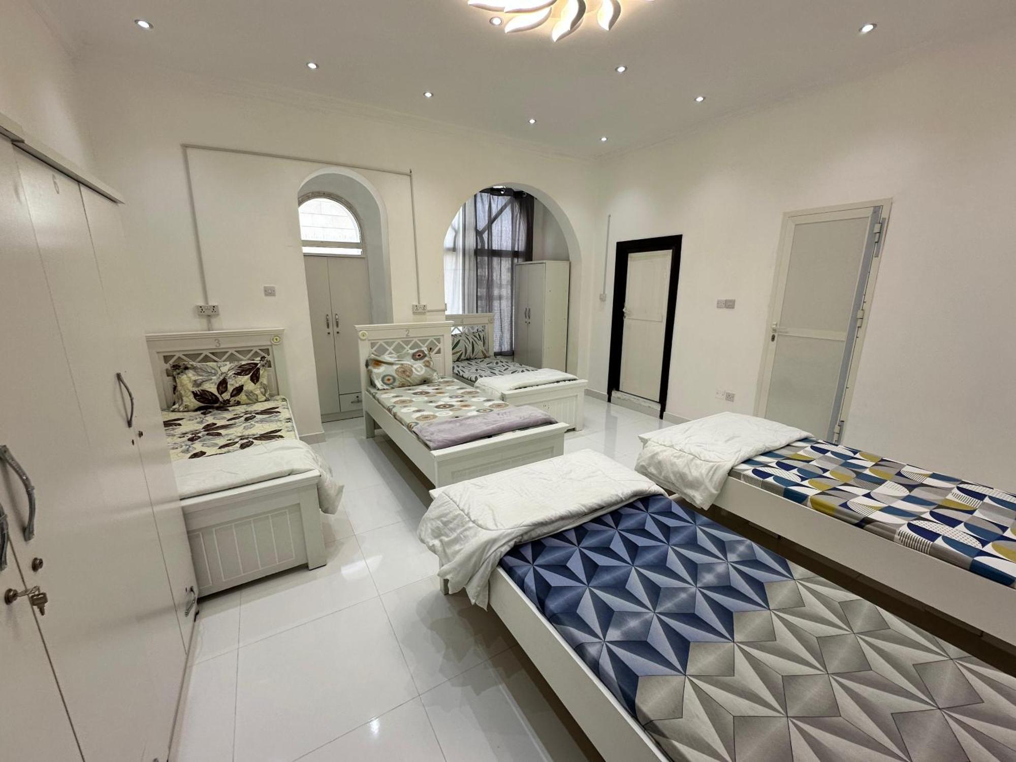 International Abu-Dhabi Hostel Villa Abu Dhabi Eksteriør billede