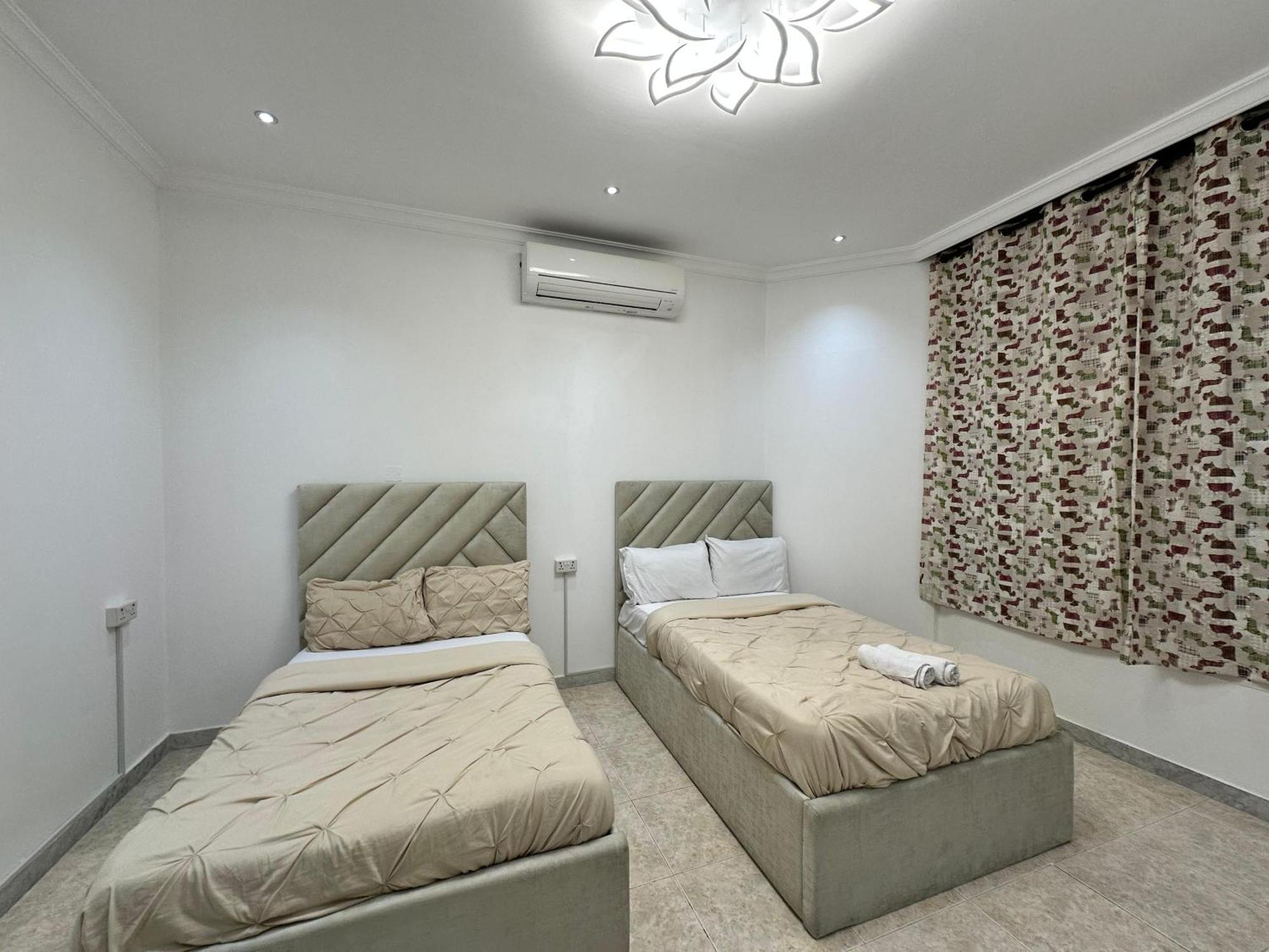 International Abu-Dhabi Hostel Villa Abu Dhabi Eksteriør billede
