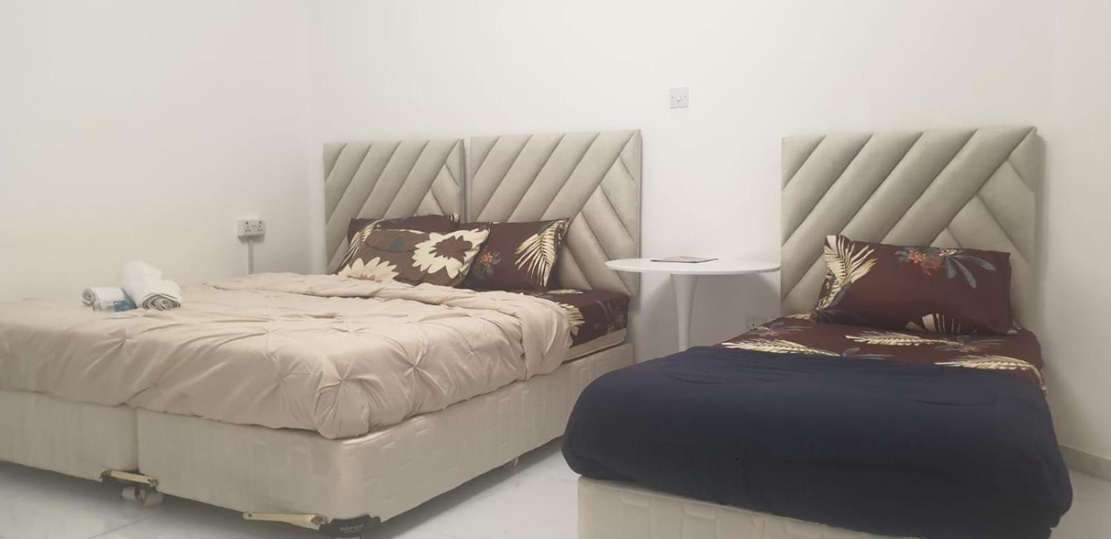International Abu-Dhabi Hostel Villa Abu Dhabi Eksteriør billede